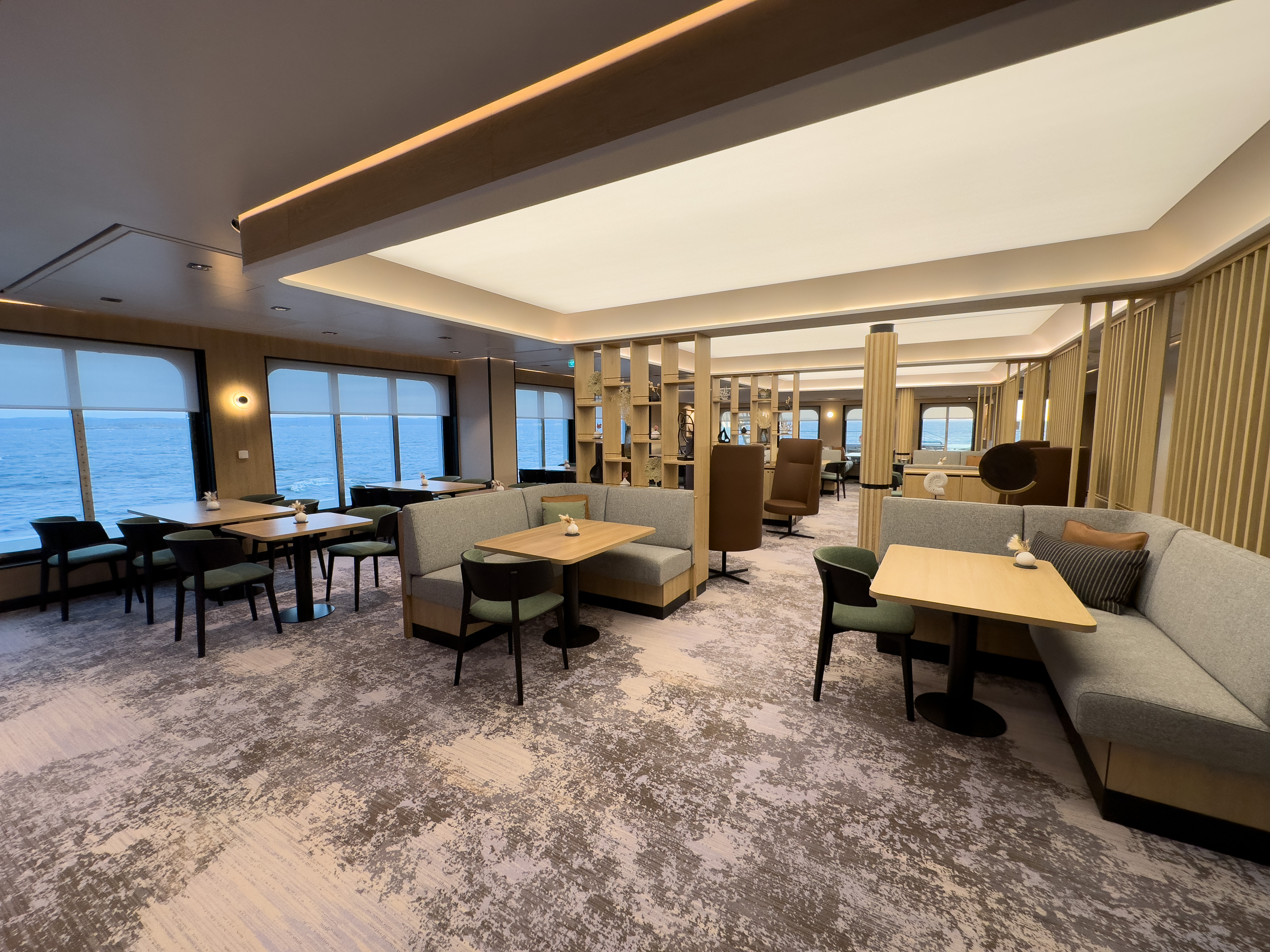 Club Lounge on SH Vega